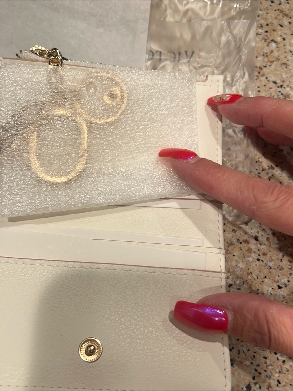 Victoria’s Secret Quilted Cardholder ID Window with Gold Keychain white NWT - Picture 4 of 12